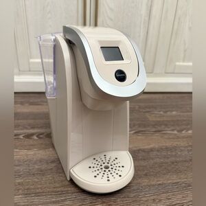 Keurig Cream Coffee Maker